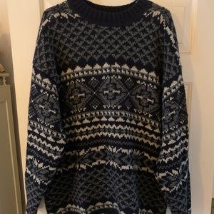 Thick and heavy gorgeous knit ski sweater